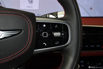 2025款捷尼赛思GV70 2.5T 四驱旗舰运动套件版