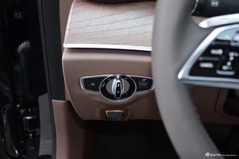 2022款奔驰E级 改款 E 300 L 豪华型