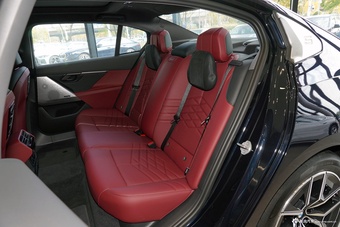 2026款宝马i5 eDrive 40L M运动套装