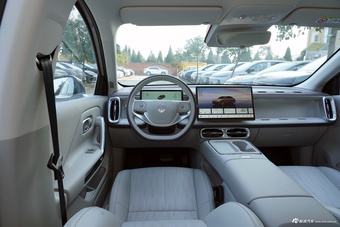 2025款零跑B01 550舒享版