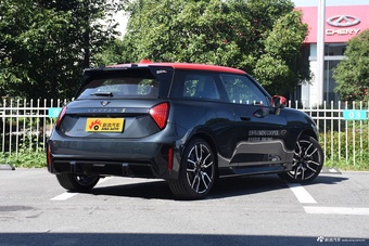 2024款电动MINI COOPER 452km SE 赛车手