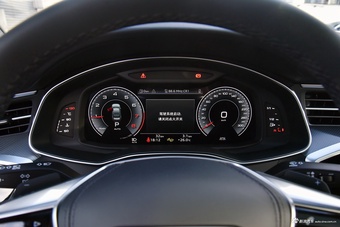 2025款奥迪A6L 改款 45 TFSI 臻选动感型