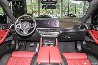 2026款宝马X6 xDrive40i 尊享型 M运动套装