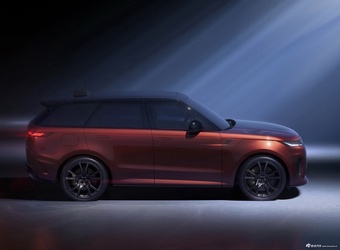 2025款揽胜运动 4.4 V8 SV Carbon 官图