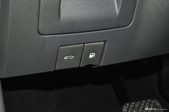 2019款宝骏RC-6 1.5T 自动24小时在线尊贵型