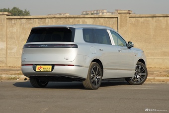 2026款海狮08 EV 800KM 5座 四驱旗舰型