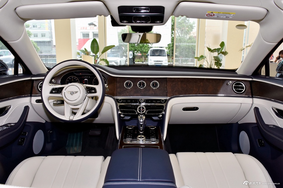 2024款飞驰 4.0T V8 Mulliner