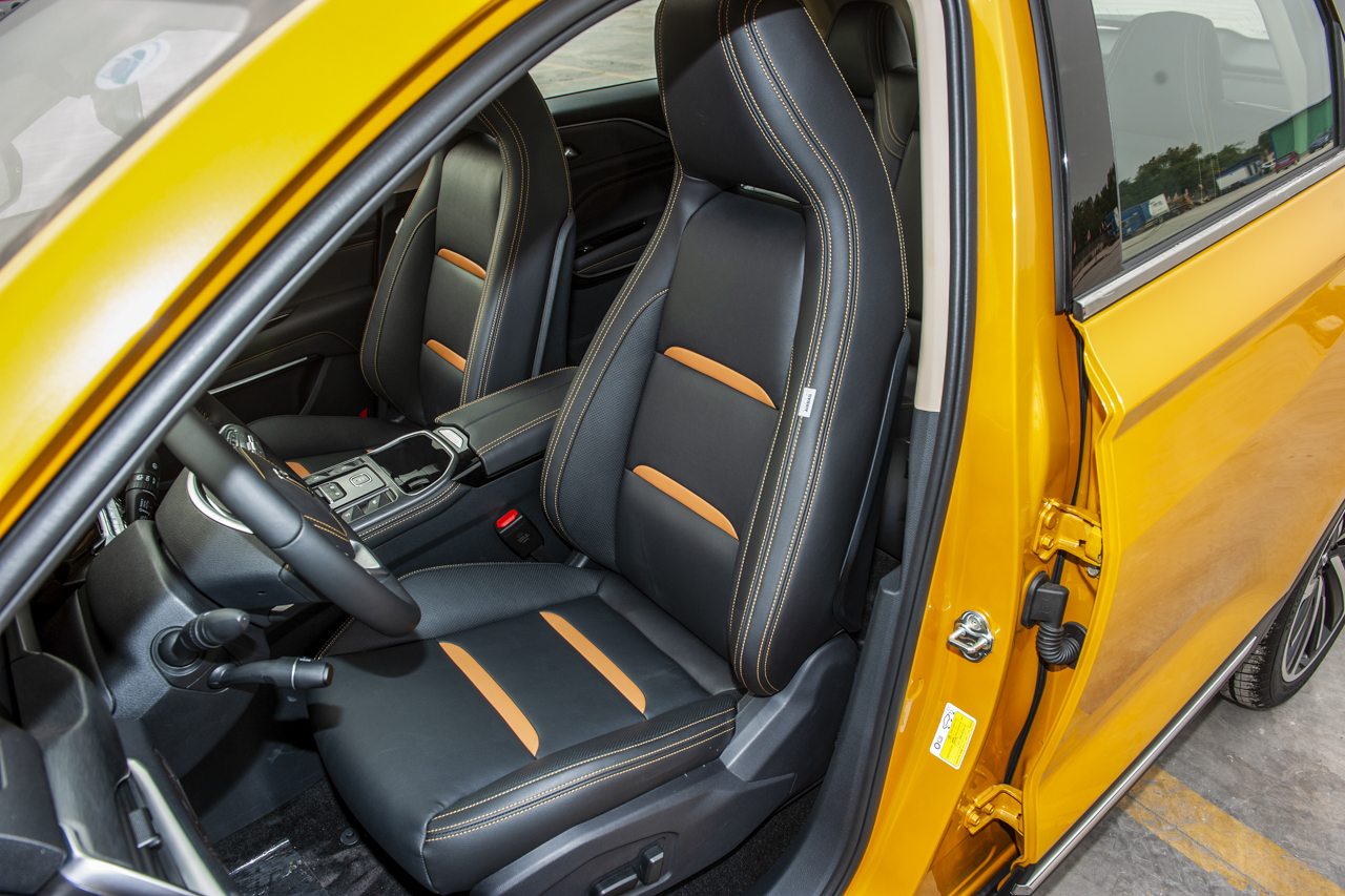 2019款奔腾T77 1.2T自动尊贵型230 TID国VI