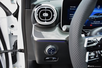 2023款奔驰C级 改款 C 260 L 皓夜运动版