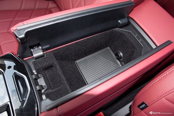 2024款宝马5系 530Li 领先型 M运动套装