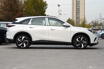 2026款极狐 阿尔法T5 增程 215 元境智行版