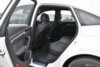 2022款奥迪Q5L Sportback 40 TFSI 豪华型