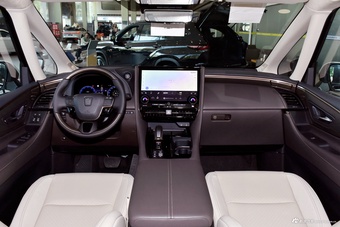 2025款威尔法 皇冠 双擎 2.5L 墨金版