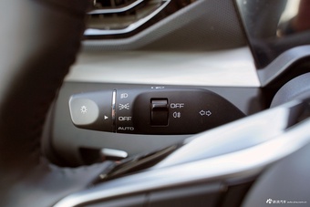 2025款奔腾T90 龙耀版 1.5T 欢享型