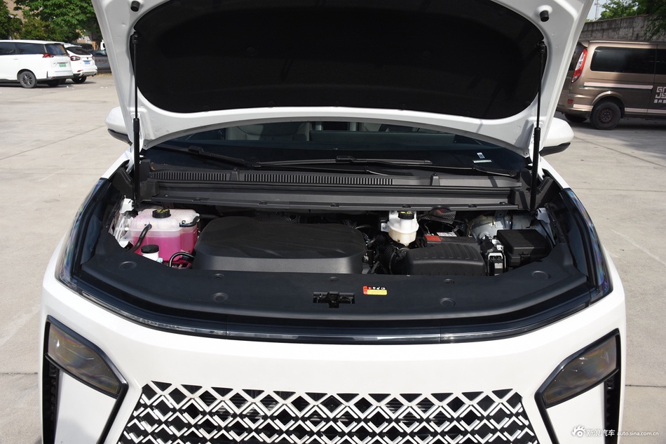 2024款上汽大通MAXUS G70 2.0T 舒享版