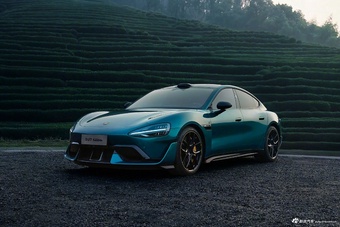 2025款小米SU7 Ultra鹦鹉绿