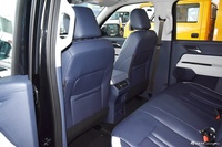 2024款大道 全能者 2.3T 柴油自动两驱舒享款平底货箱