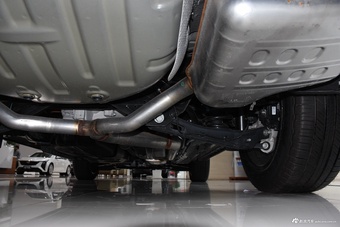 2025款XT6 2.0T 六座四驱尊贵行政黑标版