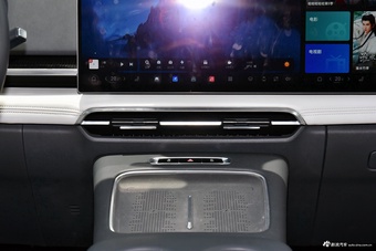 2025款梦想家 PHEV 四驱尊贵鲲鹏版