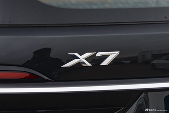 2023款宝马X7 xDrive40i 领先型豪华套装
