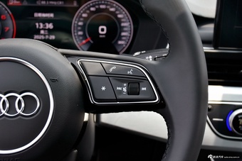 2025款奥迪A4L 200万辆悦享版 40 TFSI 时尚动感型