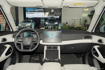 2025款比亚迪元UP 401KM智驾领先版图片