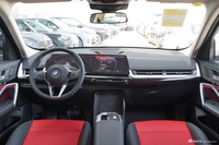 2025款宝马iX1 eDrive25L X设计套装