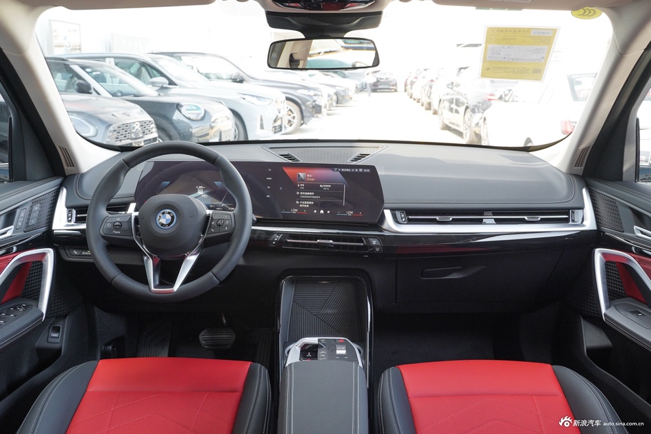 2025款宝马iX1 eDrive25L X设计套装