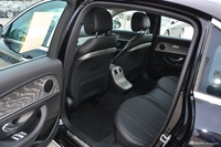 2022款奔驰E级混动 改款三 E 350 e L 插电式混合动力轿车