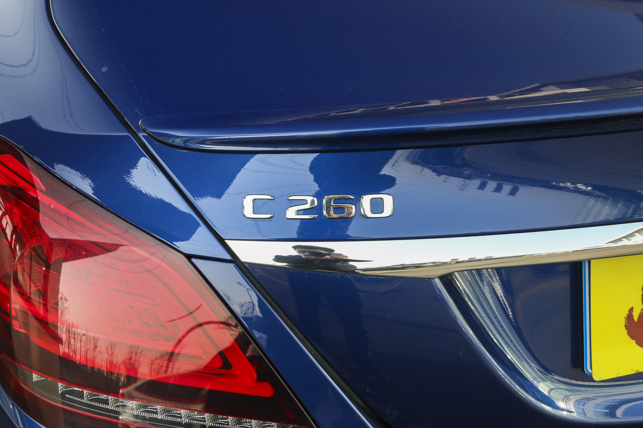 2020款奔驰C级C 260 1.5T自动运动版
