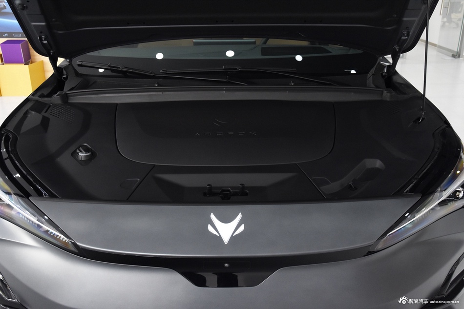 2025款极狐αT5 520 MAX