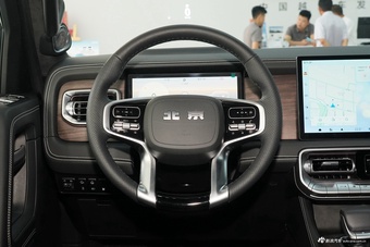 2026款北京越野BJ60增程 行政版 5座