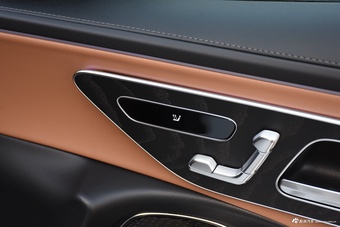 2025款奔驰E级 E 300 L 时尚运动型