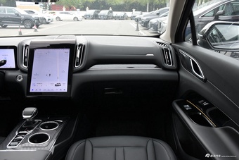 2024款红旗HS3 PHEV 115km 劲为版