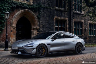 2025款小米SU7 Ultra太空银