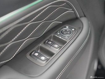 2025款坦克300 Hi4-T