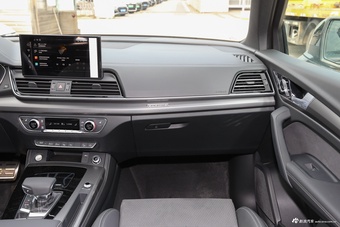 2026款奥迪Q5L Sportback quattro 45周年典藏版