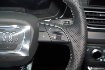 2025款奥迪Q5L 45周年典藏版 45 TFSI 豪华动感型