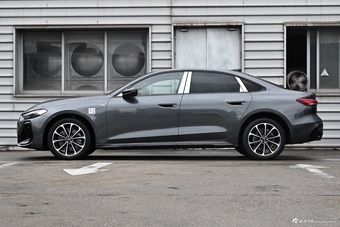 2026款一汽奥迪A5L 2.0T 运动版