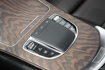 2022款奔驰GLC级 改款 GLC 300 L 4MATIC 动感型臻藏版