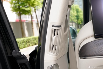 2024款奥迪A8L Horch创始人版 55TFSI