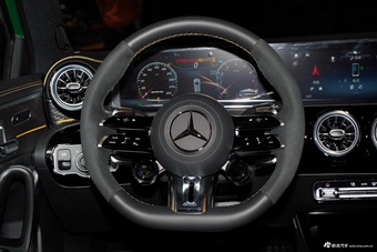 2024款AMG A 45 S 4MATIC+ 魔焰绿特别版