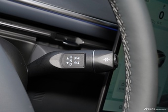 2026款极狐 阿尔法T5 增程 215 元境智行版