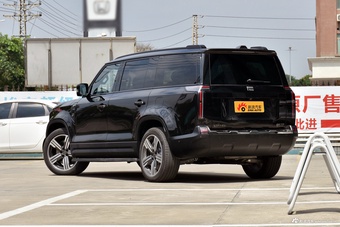 2024款极石01 尊享6座长续航版