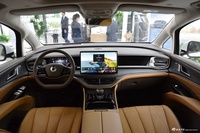 2022款腾势D9 DM-i 970 四驱尊荣型