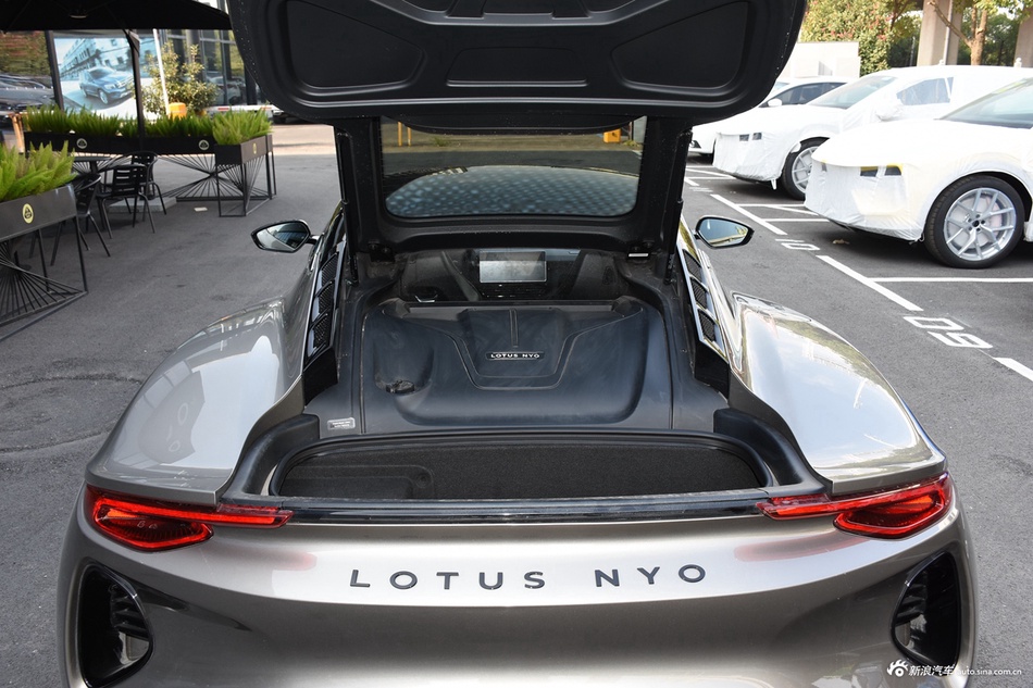 2022款Emira 2.0T First Edition