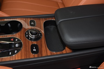 2024款添越 4.0T V8