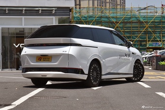 2025款小鹏X9 740超长续航 Max