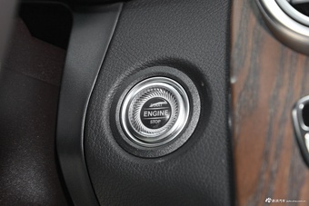 2022款奔驰GLC级 改款 GLC 300 L 4MATIC 动感型臻藏版