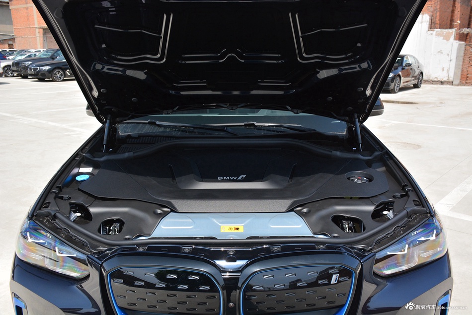 2022款宝马iX3 创领型